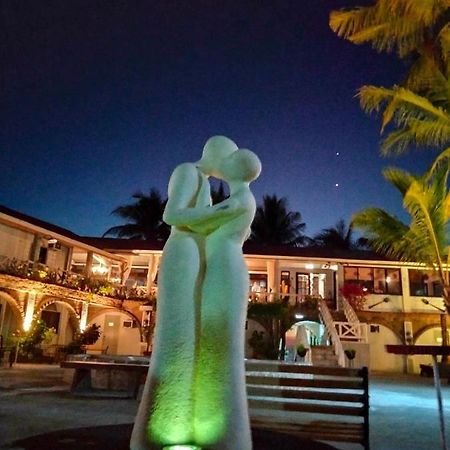Sunbloom Beachfront Hotel And Restaurant Zambales Sinabacan Exterior foto