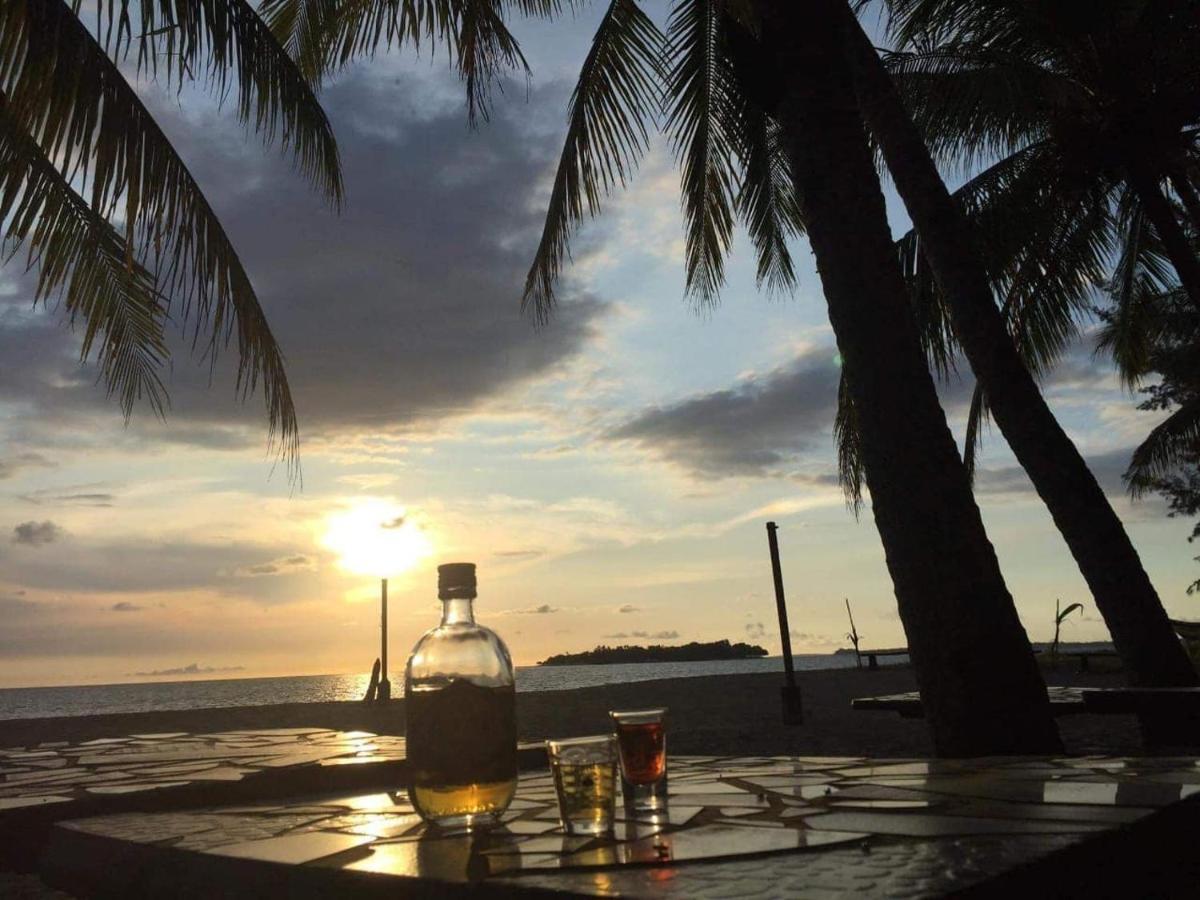 Sunbloom Beachfront Hotel And Restaurant Zambales Sinabacan Exterior foto