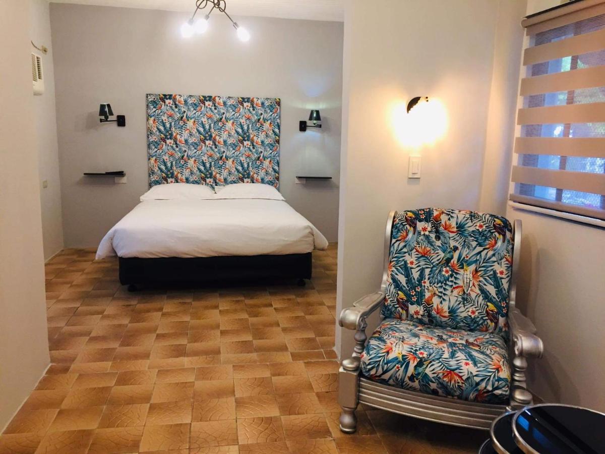 Sunbloom Beachfront Hotel And Restaurant Zambales Sinabacan Exterior foto