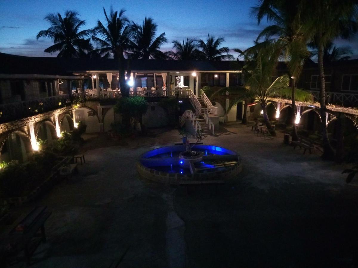 Sunbloom Beachfront Hotel And Restaurant Zambales Sinabacan Exterior foto